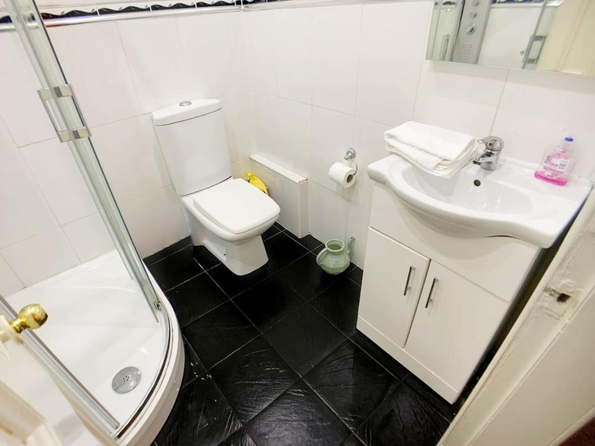 Large Glasgow South Family Home - Free Parking Eksteriør bilde
