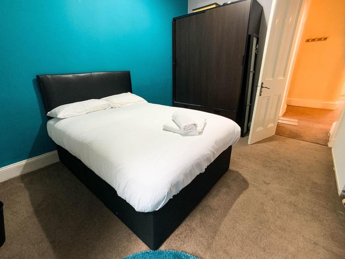 Large Glasgow South Family Home - Free Parking Eksteriør bilde