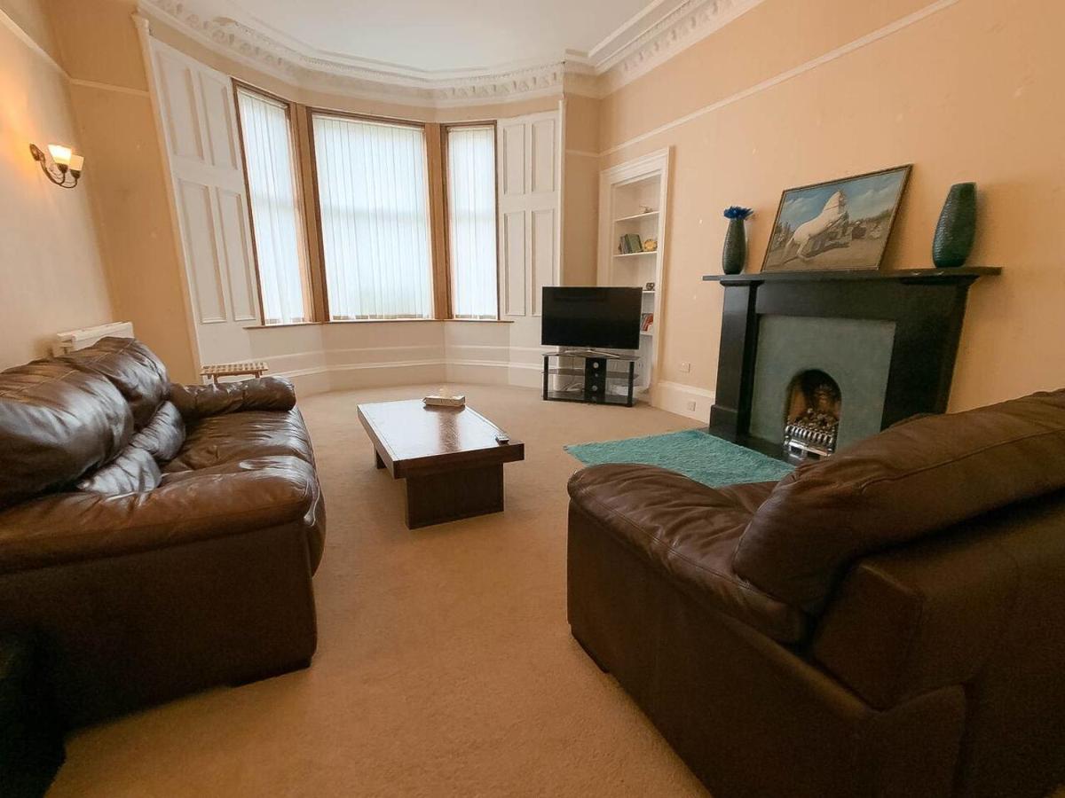 Large Glasgow South Family Home - Free Parking Eksteriør bilde