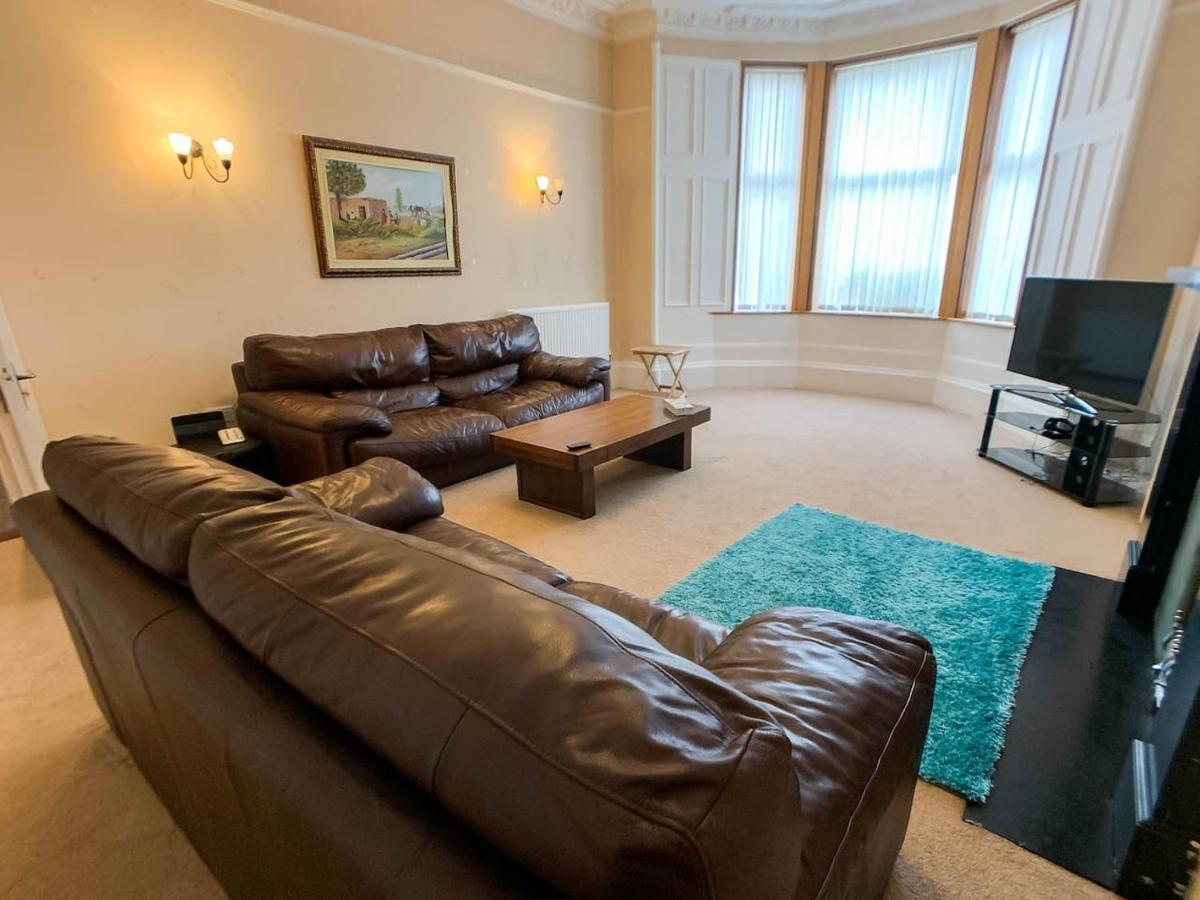 Large Glasgow South Family Home - Free Parking Eksteriør bilde