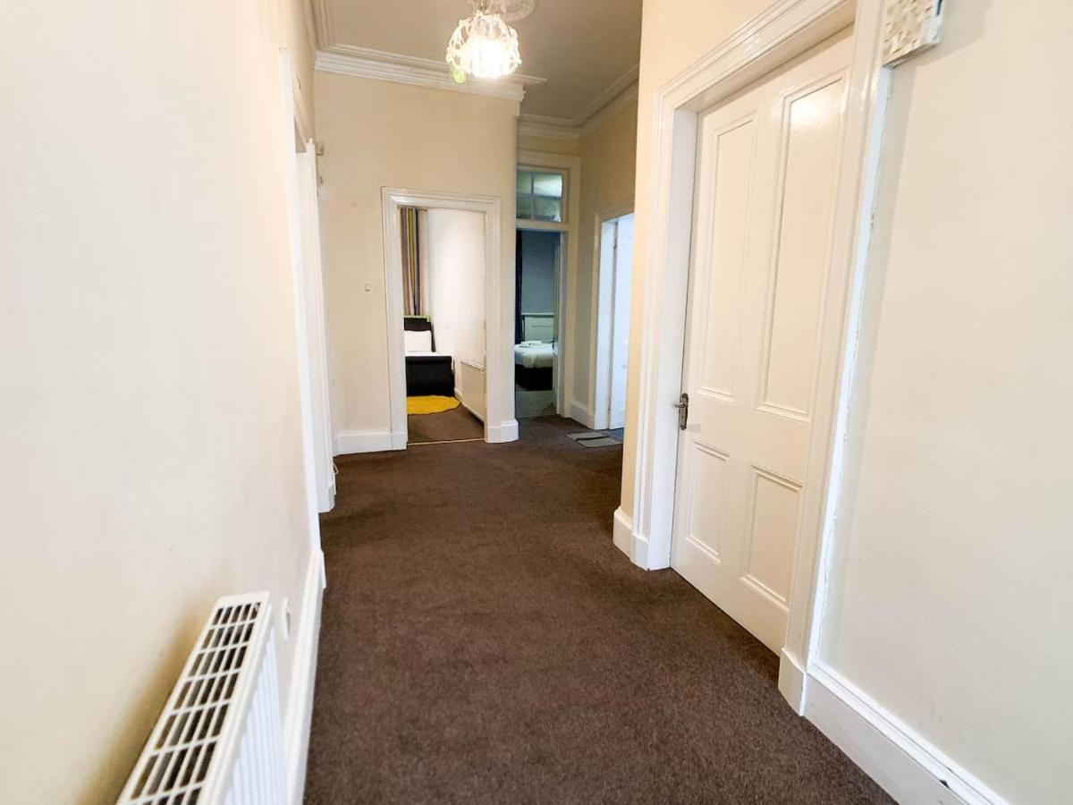 Large Glasgow South Family Home - Free Parking Eksteriør bilde